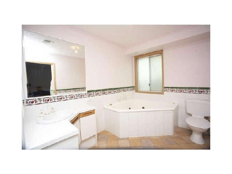 69 Angela Drive, Hoppers Crossing VIC 3029