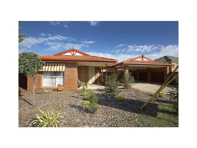 8 Gould Walk, Truganina VIC 3029