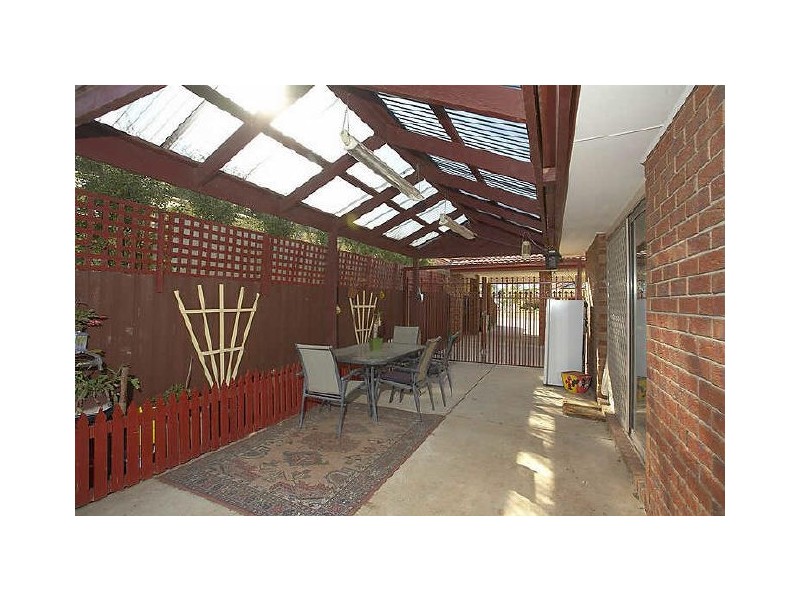 8 Gould Walk, Truganina VIC 3029