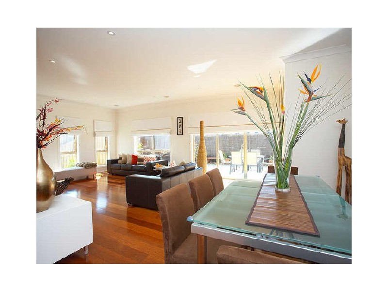 15 Hopetoun Crt, Altona Meadows VIC 3028