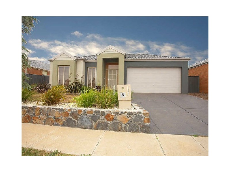 6 Mokoan Close, Mambourin VIC 3024