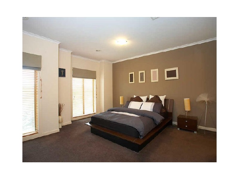 6 Mokoan Close, Mambourin VIC 3024