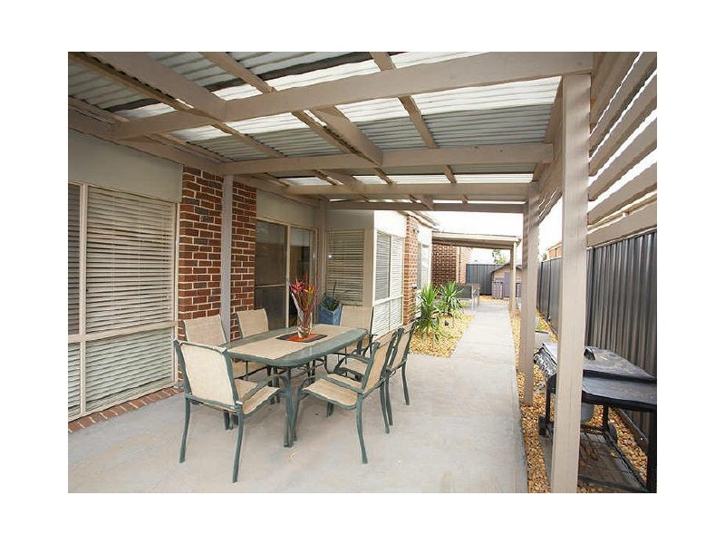 6 Mokoan Close, Mambourin VIC 3024
