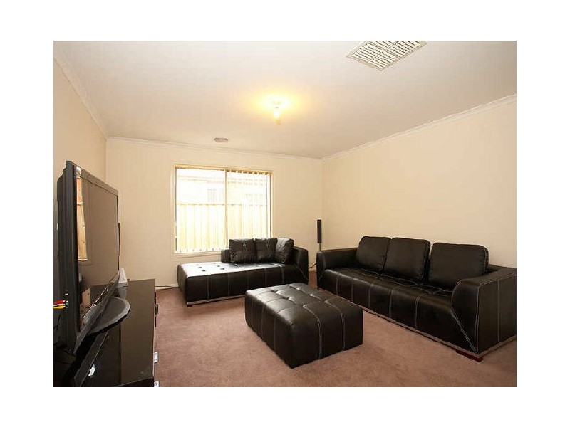 21 Solander Gv, Tarneit VIC 3029