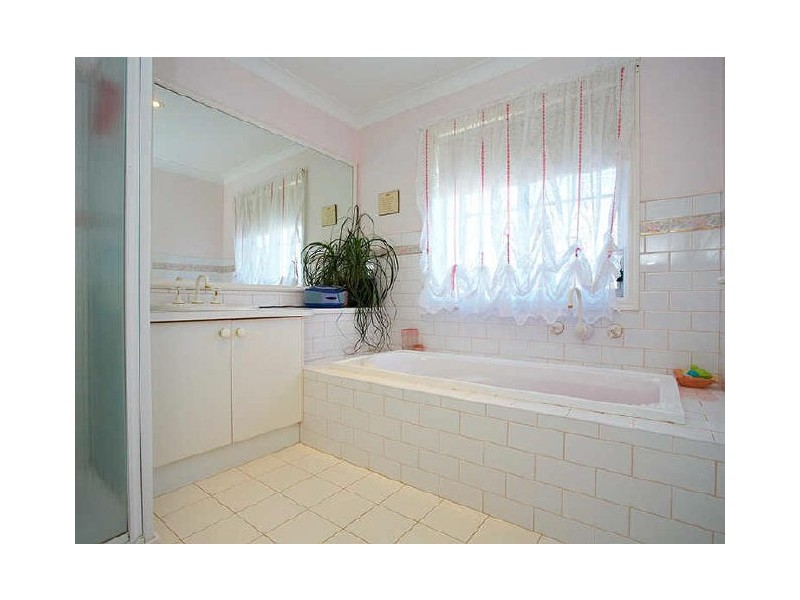 36 Angela Drive, Hoppers Crossing VIC 3029