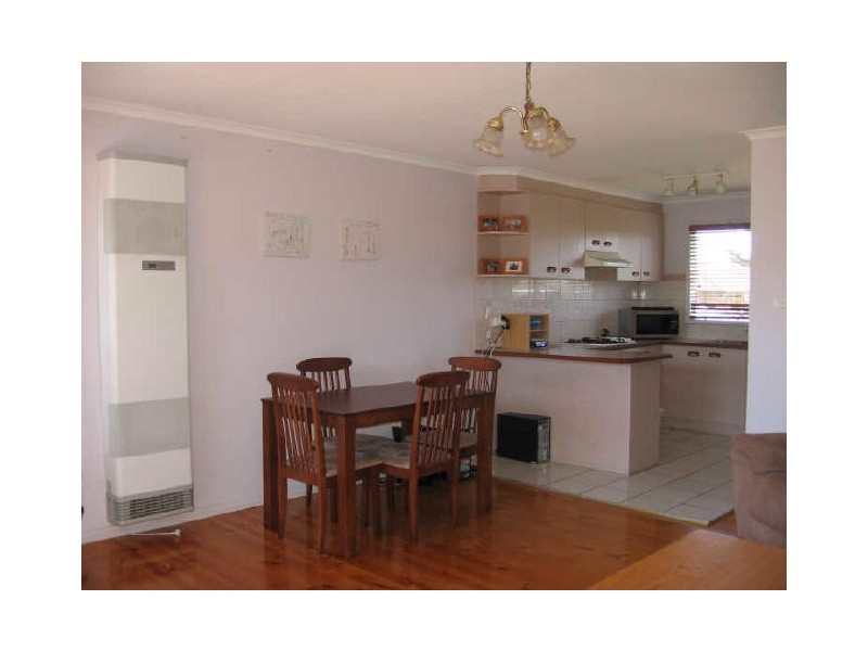 2/7 Ti Tree Crescent, Seaford VIC 3198