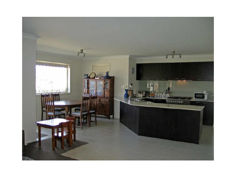 5 Lakeside Drive, Sandhurst VIC 3977