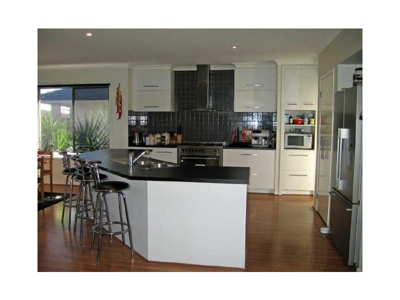 86 Sandhurst Boulevard, Sandhurst VIC 3977