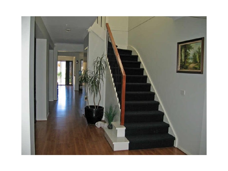 86 Sandhurst Boulevard, Sandhurst VIC 3977