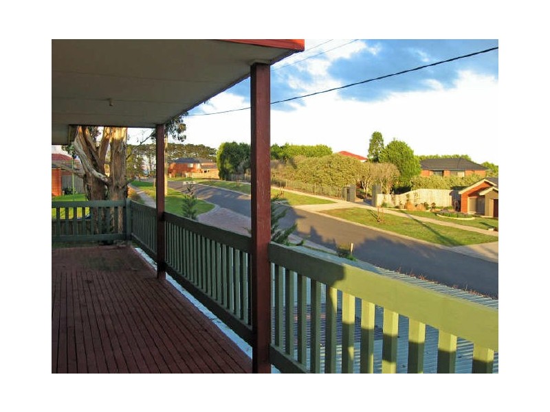 1 Windsor Grange, Skye VIC 3977