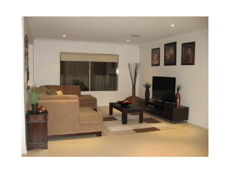 33 Lakeside Drive, Sandhurst VIC 3977