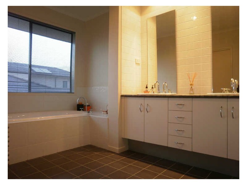 16 Whitewater Court, Sandhurst VIC 3977