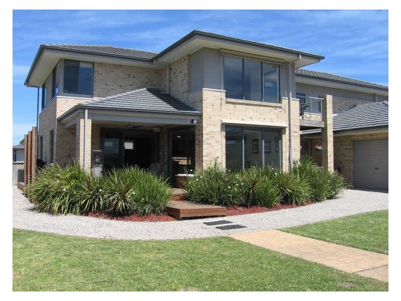 16 Whitewater Court, Sandhurst VIC 3977