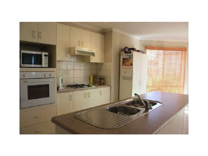 83 Oberon Drive, Carrum Downs VIC 3201