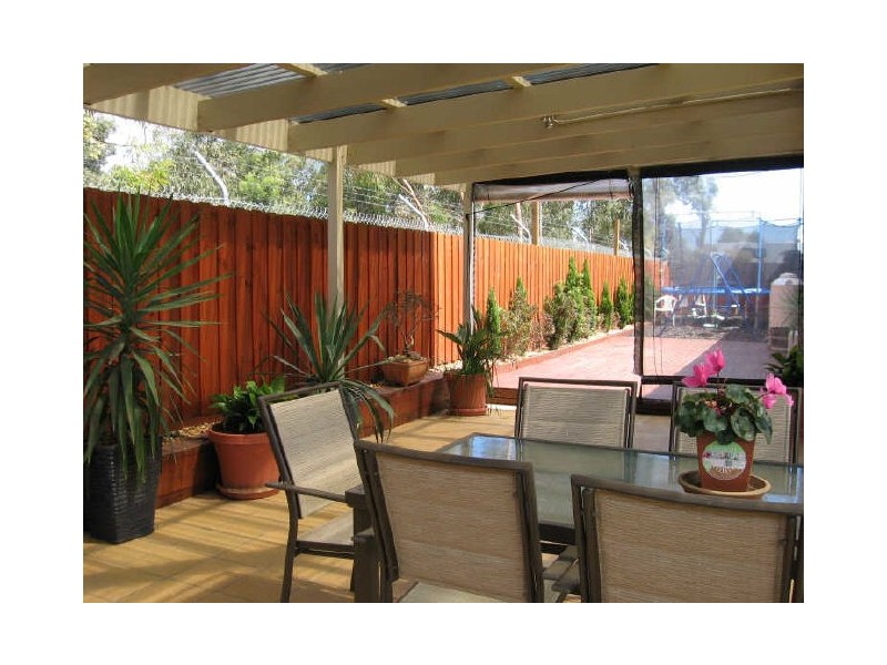 8 Thomas Place, Carrum Downs VIC 3201