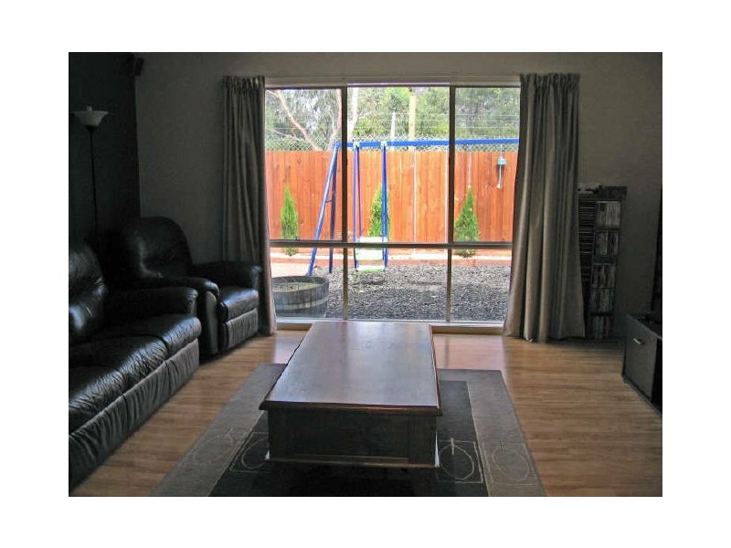 8 Thomas Place, Carrum Downs VIC 3201