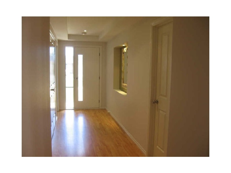 8 Thomas Place, Carrum Downs VIC 3201