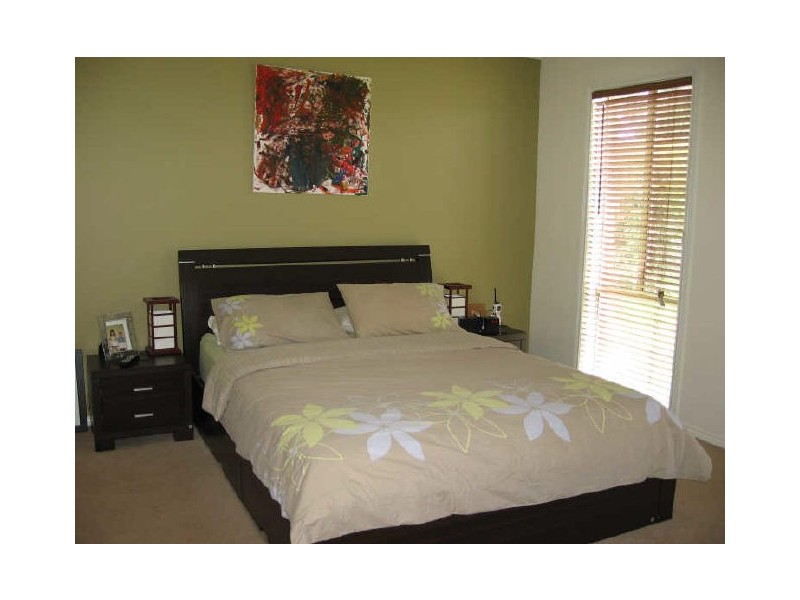 8 Thomas Place, Carrum Downs VIC 3201