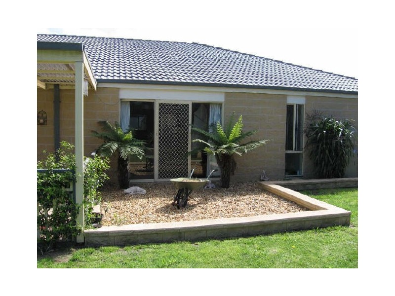 5 Eve Close, Skye VIC 3977