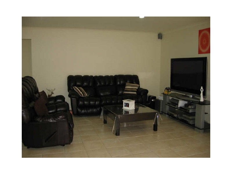 3 Halsbury Place, Skye VIC 3977