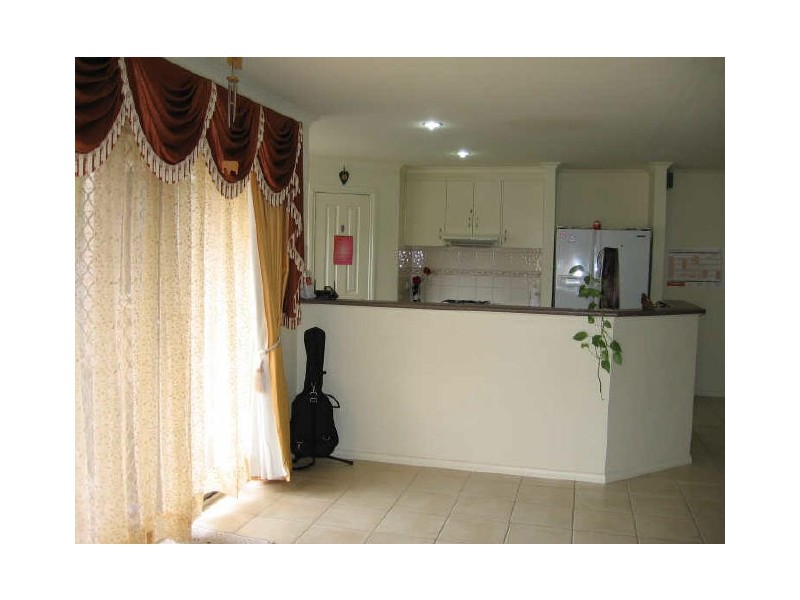 3 Halsbury Place, Skye VIC 3977