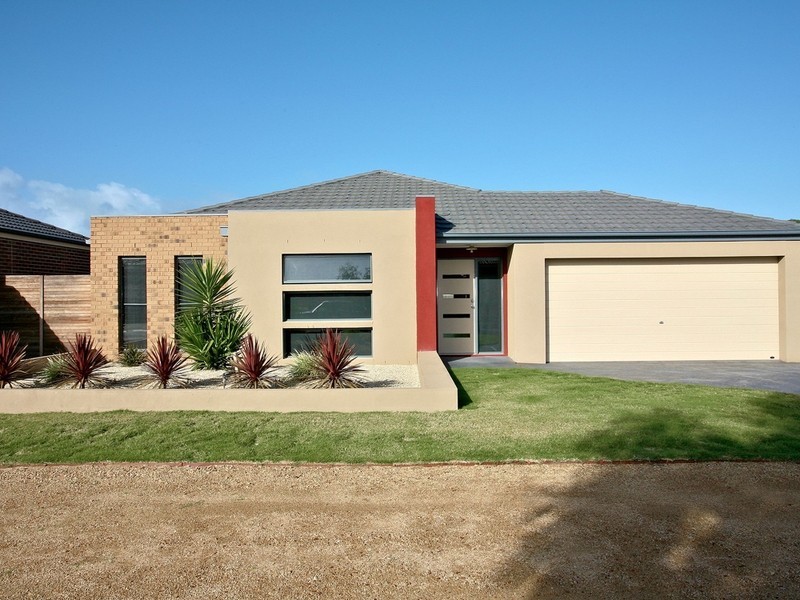 2 Barcoo Court, Carrum Downs VIC 3201