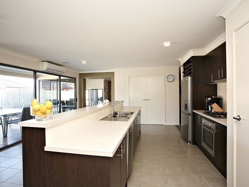 2 Barcoo Court, Carrum Downs VIC 3201