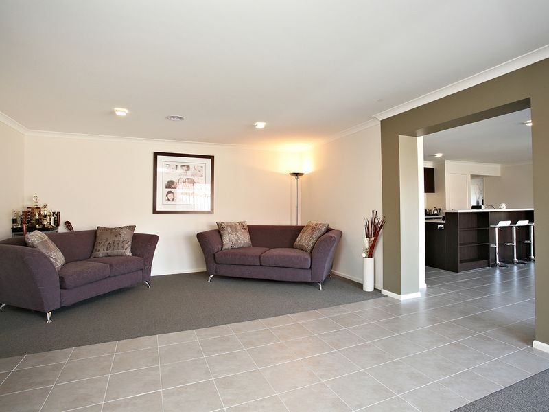 2 Barcoo Court, Carrum Downs VIC 3201