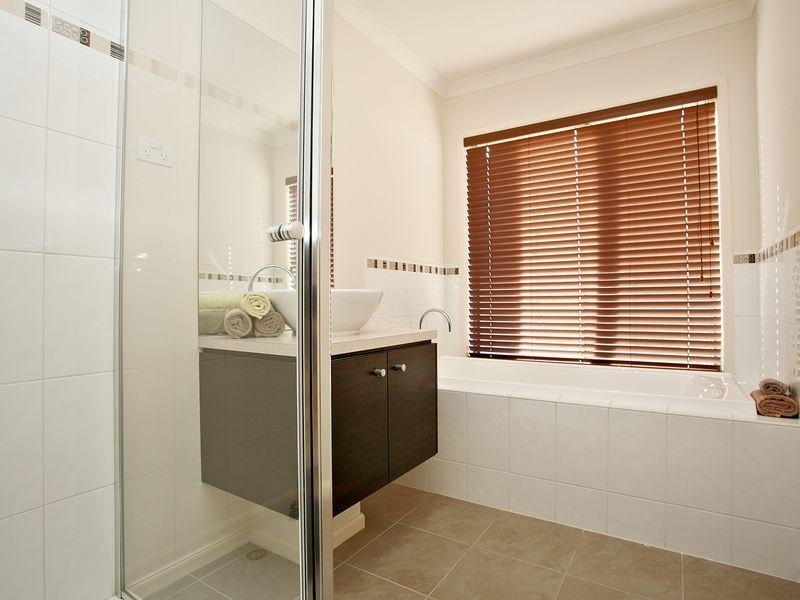 2 Barcoo Court, Carrum Downs VIC 3201