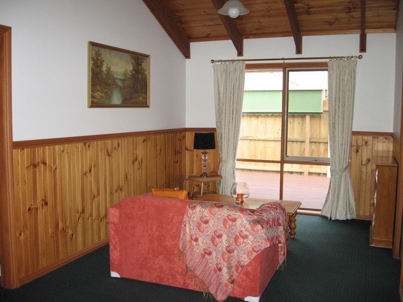 14 Streeton Court, Skye VIC 3977