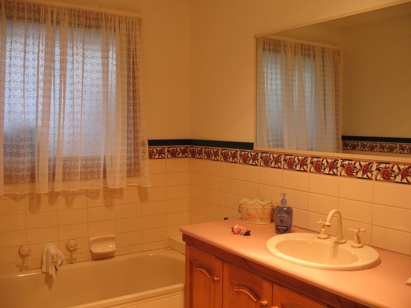 14 Streeton Court, Skye VIC 3977