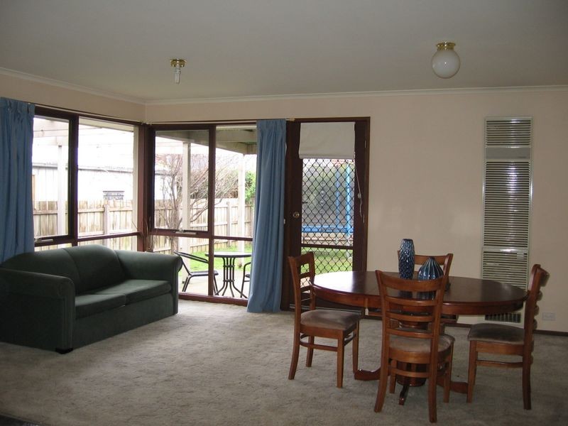 21 Paras Drive, Carrum Downs VIC 3201