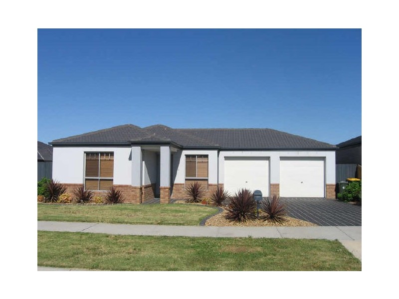 15 Garnet Close, Skye VIC 3977