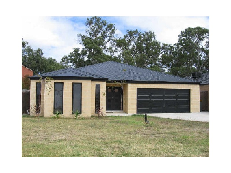 33 Balinga Drive, Skye VIC 3977