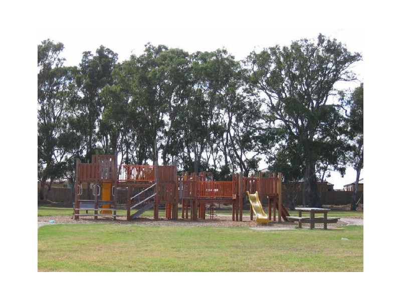 33 Balinga Drive, Skye VIC 3977