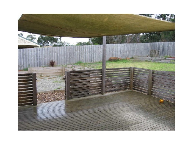 4 Oleander Crt, Skye VIC 3977