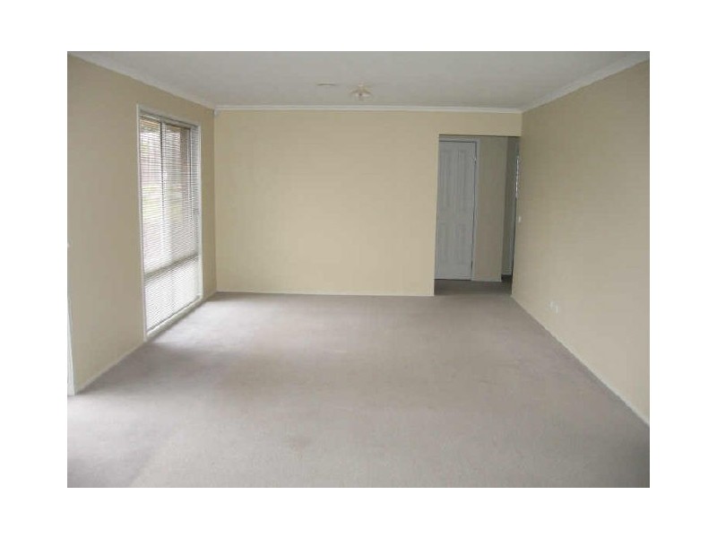 4 Oleander Crt, Skye VIC 3977