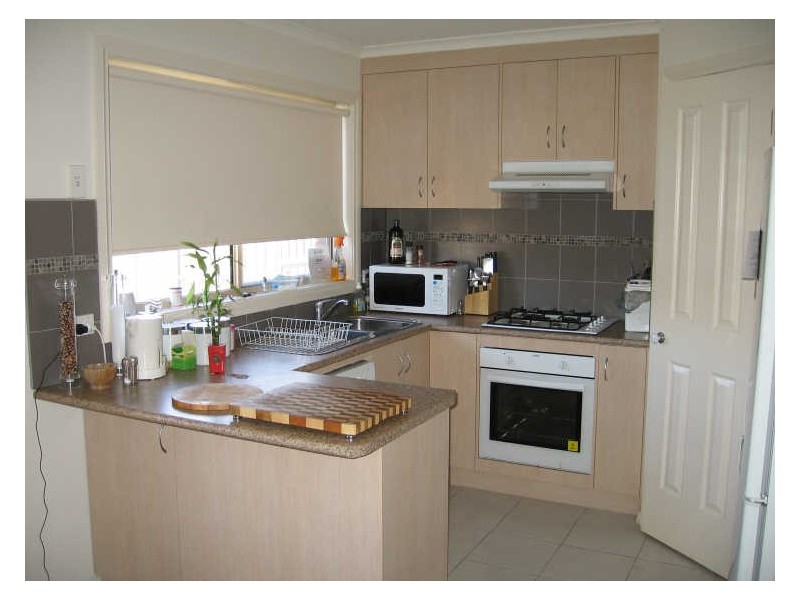 2/11 Coco Parade, Skye VIC 3977