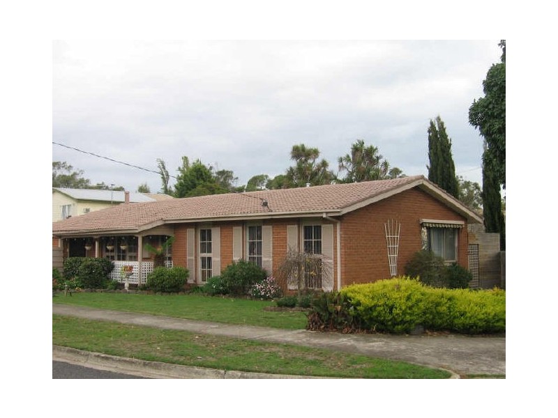 1 Zara Court, Frankston VIC 3199