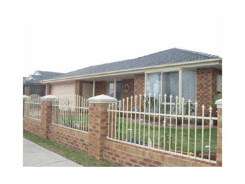 84 Oberon Drive, Carrum Downs VIC 3201