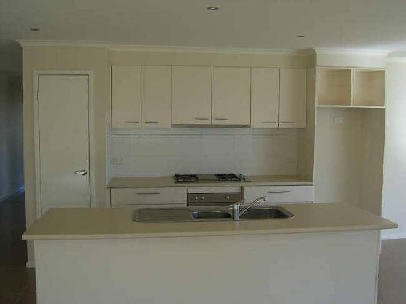 9 Golden Way, Skye VIC 3977