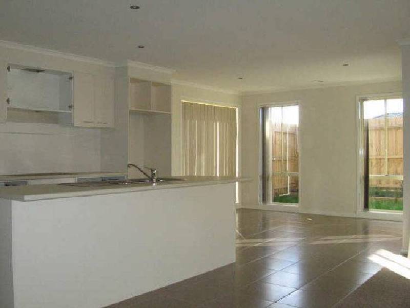 9 Golden Way, Skye VIC 3977