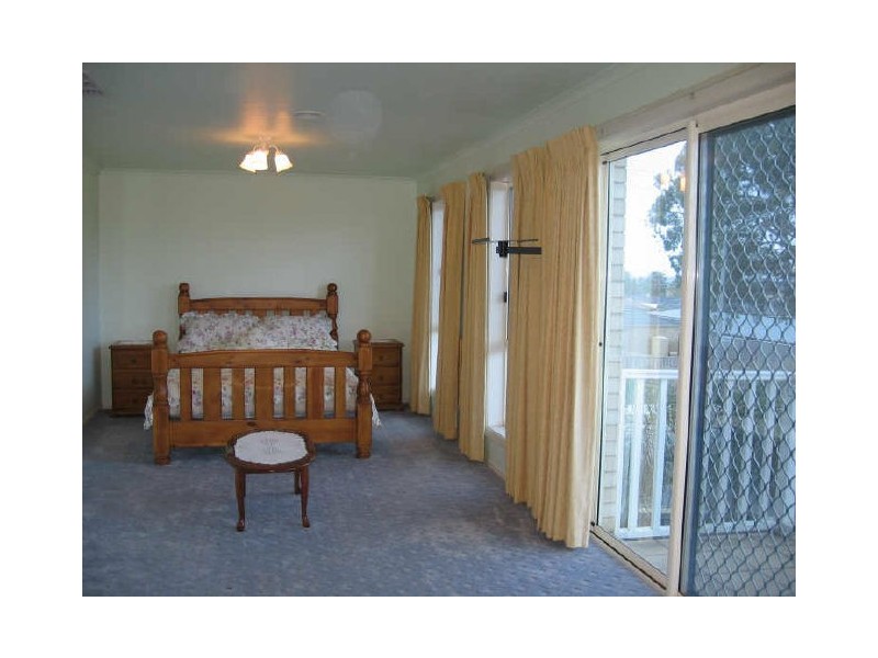 2 Overall Drive, Skye VIC 3977