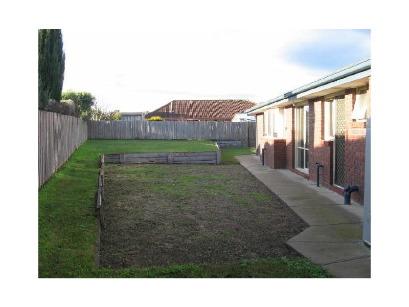 17 Quarrion Drive, Carrum Downs VIC 3201