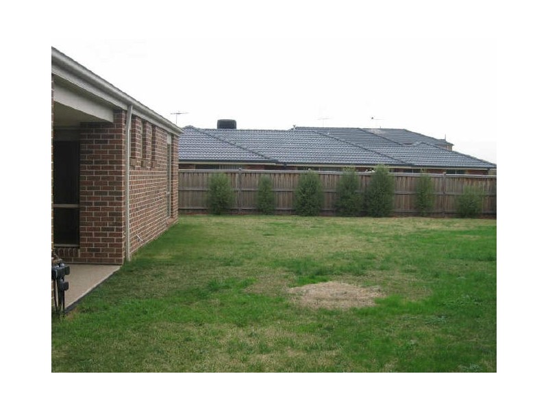 105 Skyline Way, Berwick VIC 3806