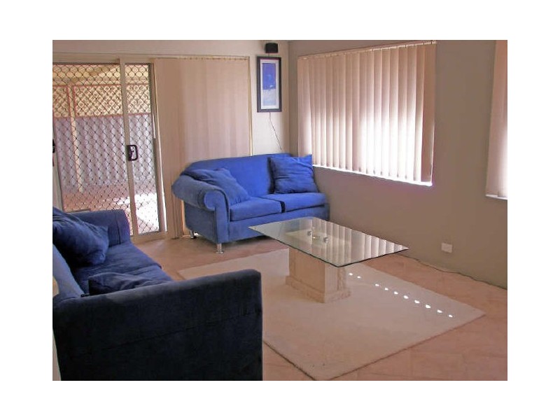 5 Gilling Place, Orelia WA 6167