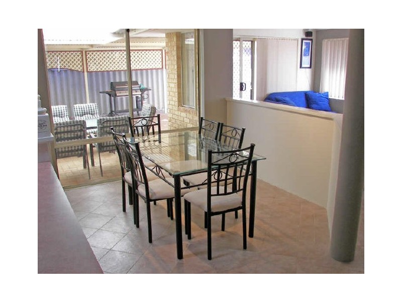 5 Gilling Place, Orelia WA 6167