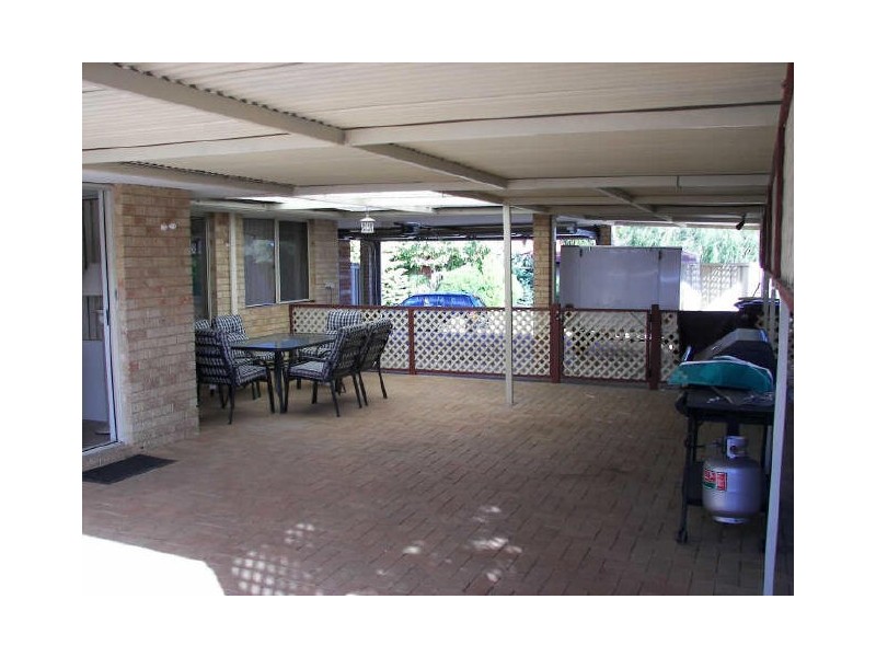 5 Gilling Place, Orelia WA 6167