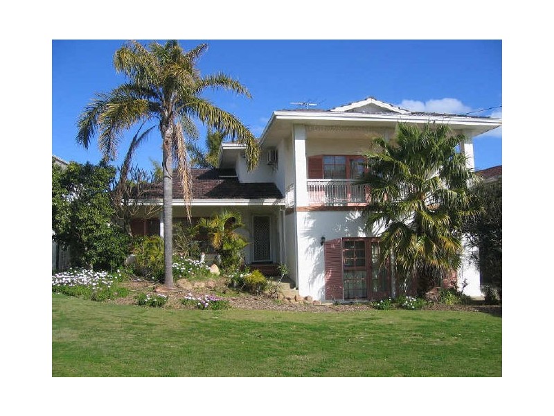 31 Edgewater Road, Salter Point WA 6152