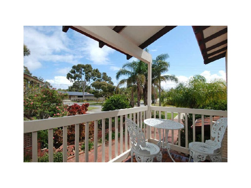 4 Mottley Street, Attadale WA 6156